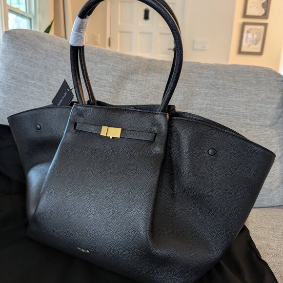DeMellier New York Tote NWT in black small grain - Picture 3 of 11